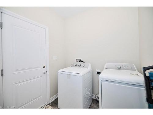 11-4311 Mann Street, Niagara Falls, ON - Indoor Photo Showing Laundry Room