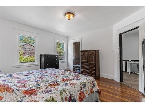 42 Bertie Street, Fort Erie, ON - Indoor Photo Showing Bedroom