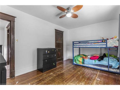 42 Bertie Street, Fort Erie, ON - Indoor Photo Showing Bedroom