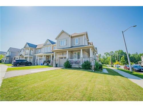 7846 Hackberry Trail, Niagara Falls, ON - Outdoor With Deck Patio Veranda With Facade