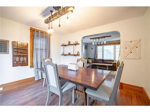 17 Port Robinson Road, Pelham, ON - Indoor Photo Showing Dining Room