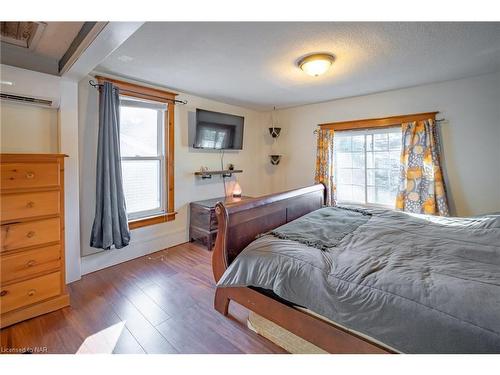 17 Port Robinson Road, Pelham, ON - Indoor Photo Showing Bedroom