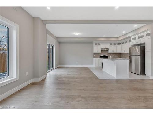 3 Alayche Trail, Welland, ON - Indoor Photo Showing Kitchen