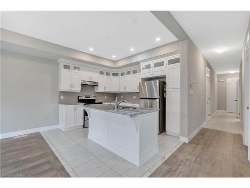 3 Alayche Trail, Welland, ON - Indoor Photo Showing Kitchen