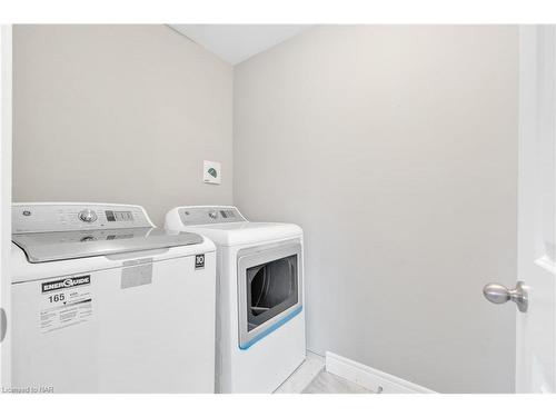 3 Alayche Trail, Welland, ON - Indoor Photo Showing Laundry Room