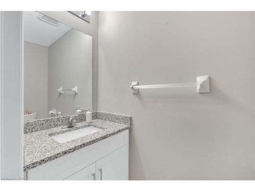 3 Alayche Trail, Welland, ON - Indoor Photo Showing Bathroom