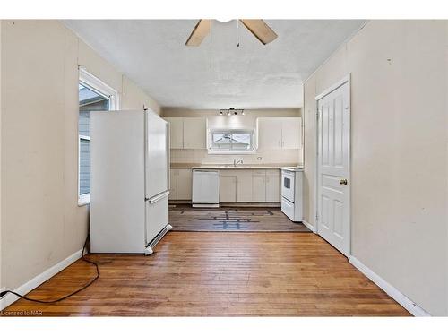 90 First Street, Welland, ON - Indoor Photo Showing Kitchen