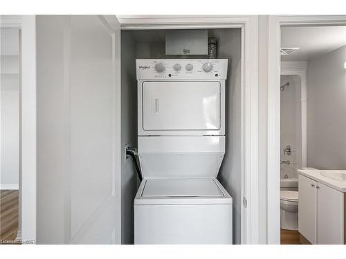 341-50 Herrick Avenue, St. Catharines, ON - Indoor Photo Showing Laundry Room