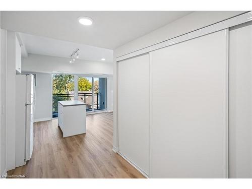 341-50 Herrick Avenue, St. Catharines, ON - Indoor Photo Showing Kitchen