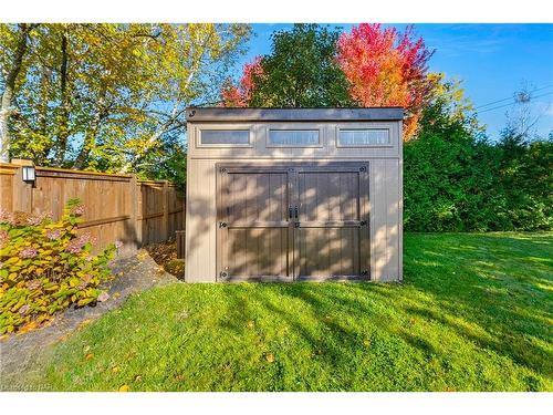 6977 Waterloo Drive, Niagara Falls, ON - Outdoor