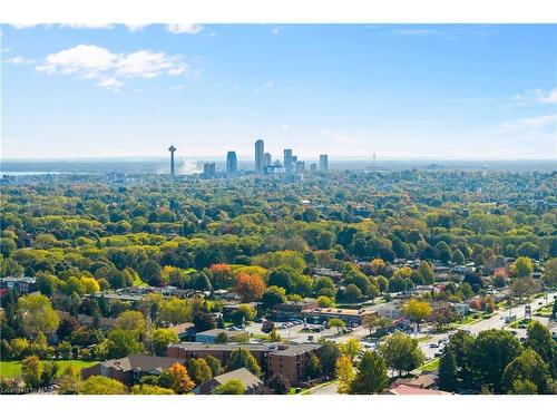 6977 Waterloo Drive, Niagara Falls, ON - Outdoor With View