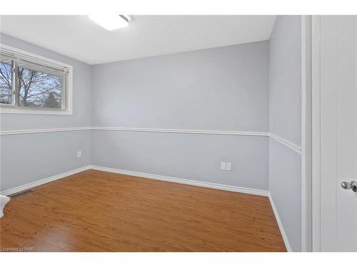 7229 Harriman Street, Niagara Falls, ON - Indoor Photo Showing Other Room