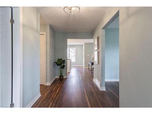 2035 Fourth Avenue, Jordan, ON - Indoor Photo Showing Other Room