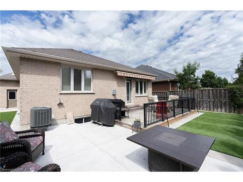 27 Hickory Avenue, Niagara-On-The-Lake, ON - Outdoor With Deck Patio Veranda With Exterior