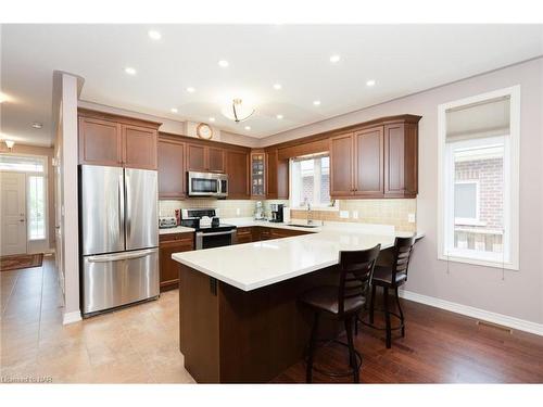 27 Hickory Avenue, Niagara-On-The-Lake, ON - Indoor Photo Showing Kitchen With Stainless Steel Kitchen With Upgraded Kitchen