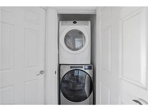 6423 Barker Street, Niagara Falls, ON - Indoor Photo Showing Laundry Room