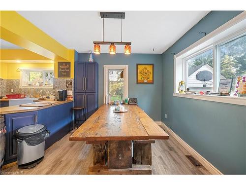 6423 Barker Street, Niagara Falls, ON - Indoor Photo Showing Dining Room