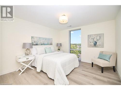 706-118 West Street, Port Colborne, ON - Indoor Photo Showing Bedroom