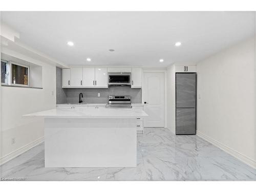 462C Carlton Street, St. Catharines, ON - Indoor Photo Showing Kitchen