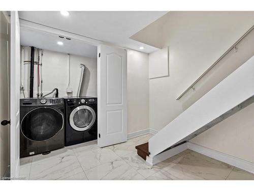 462C Carlton Street, St. Catharines, ON - Indoor Photo Showing Laundry Room