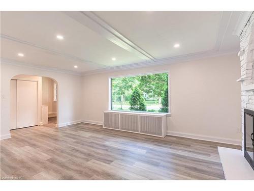 1008 Haist Street, Fonthill, ON - Indoor Photo Showing Other Room