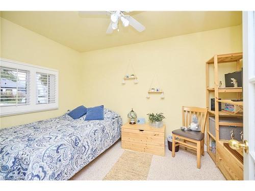 13 Graham Avenue Avenue, St. Catharines, ON - Indoor Photo Showing Bedroom