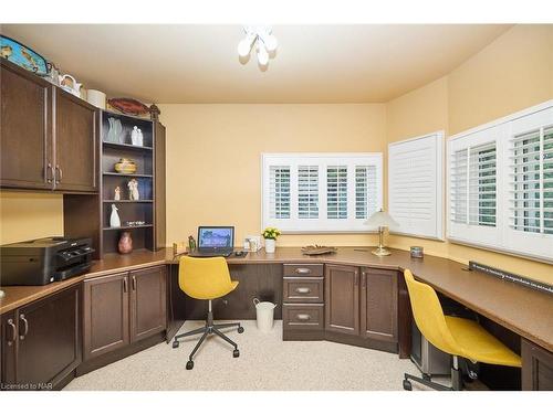 13 Graham Avenue Avenue, St. Catharines, ON - Indoor Photo Showing Office