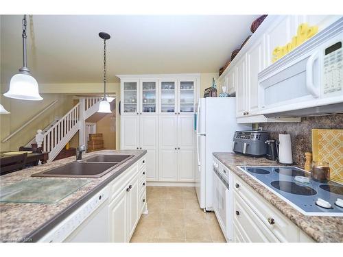 13 Graham Avenue Avenue, St. Catharines, ON - Indoor Photo Showing Kitchen With Double Sink