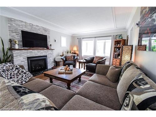 271 West Street, Smithville, ON - Indoor Photo Showing Living Room With Fireplace