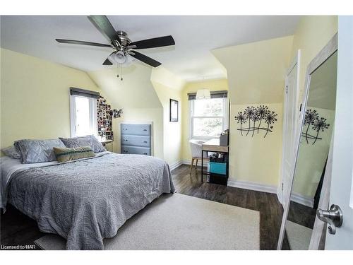 271 West Street, Smithville, ON - Indoor Photo Showing Bedroom