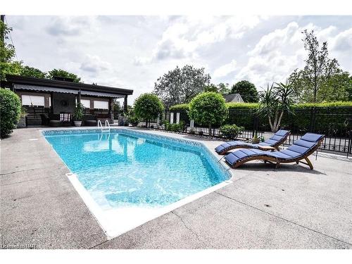 271 West Street, Smithville, ON - Outdoor With In Ground Pool With Backyard