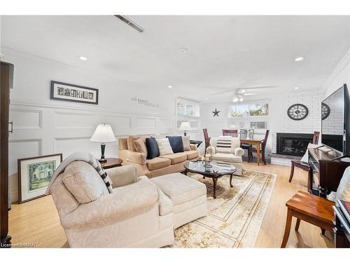 13 Rusholme Crescent, St. Catharines, ON - Indoor Photo Showing Living Room With Fireplace