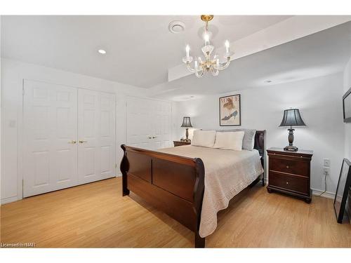 13 Rusholme Crescent, St. Catharines, ON - Indoor Photo Showing Bedroom