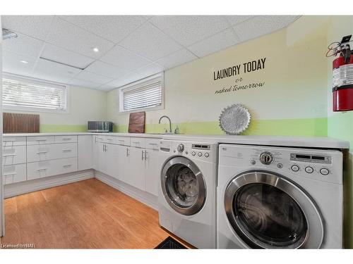 13 Rusholme Crescent, St. Catharines, ON - Indoor Photo Showing Laundry Room