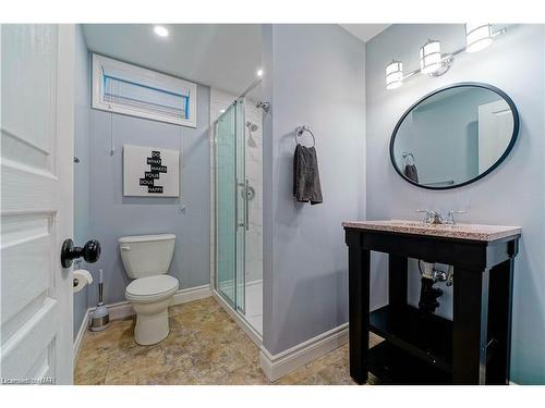 6505 Armelina Crescent, Niagara Falls, ON - Indoor Photo Showing Bathroom