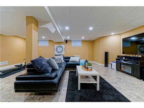 6505 Armelina Crescent, Niagara Falls, ON - Indoor Photo Showing Basement