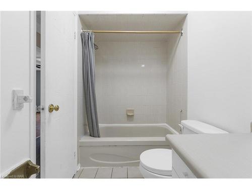 67 Summers Drive, Thorold, ON - Indoor Photo Showing Bathroom