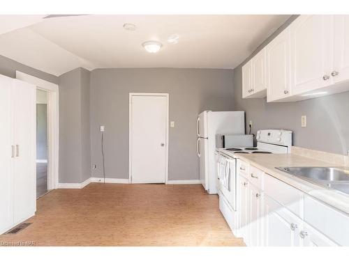 51 Haynes Avenue, St. Catharines, ON - Indoor Photo Showing Kitchen