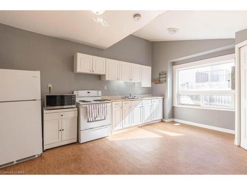 51 Haynes Avenue, St. Catharines, ON - Indoor Photo Showing Kitchen