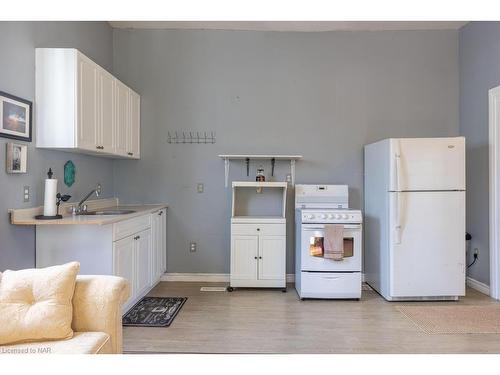 51 Haynes Avenue, St. Catharines, ON - Indoor Photo Showing Kitchen With Double Sink