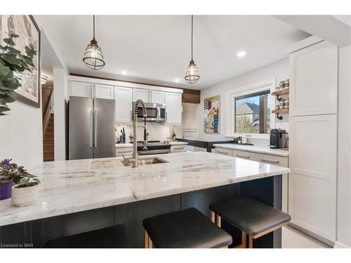 3 Glenbarr Road, St. Catharines, ON - Indoor Photo Showing Kitchen With Upgraded Kitchen