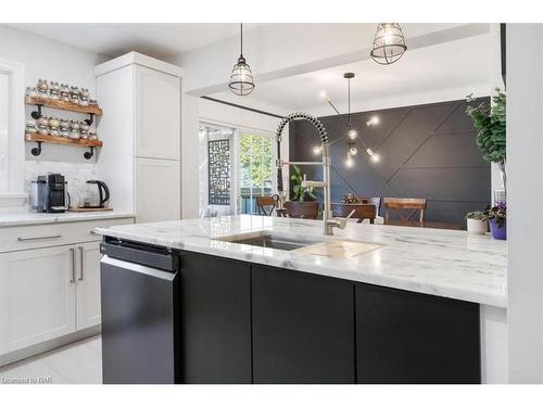 3 Glenbarr Road, St. Catharines, ON - Indoor Photo Showing Kitchen With Upgraded Kitchen