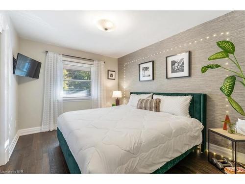 3 Glenbarr Road, St. Catharines, ON - Indoor Photo Showing Bedroom