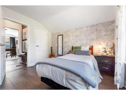 3 Glenbarr Road, St. Catharines, ON - Indoor Photo Showing Bedroom