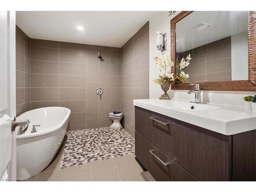 3 Glenbarr Road, St. Catharines, ON - Indoor Photo Showing Bathroom