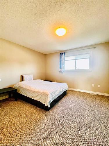 37-6118 Kelsey Crescent, Niagara Falls, ON - Indoor Photo Showing Bedroom