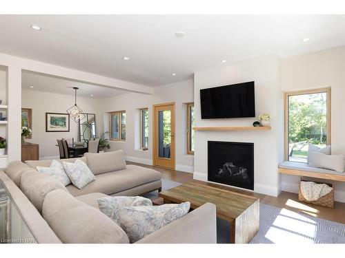 69 Niagara Street, Niagara-On-The-Lake, ON - Indoor Photo Showing Living Room With Fireplace