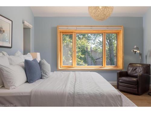 69 Niagara Street, Niagara-On-The-Lake, ON - Indoor Photo Showing Bedroom