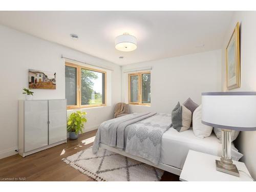 69 Niagara Street, Niagara-On-The-Lake, ON - Indoor Photo Showing Bedroom