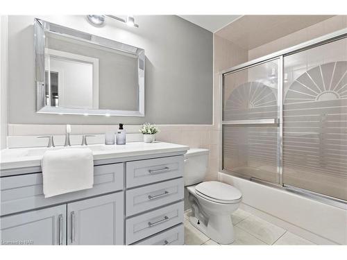 192 Dorchester Boulevard, St. Catharines, ON - Indoor Photo Showing Bathroom